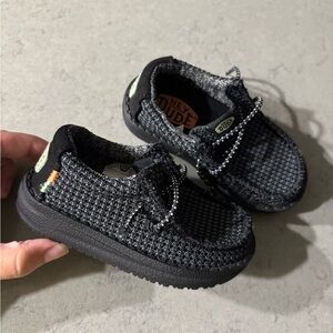 Hey dudes Toddler 5 5c